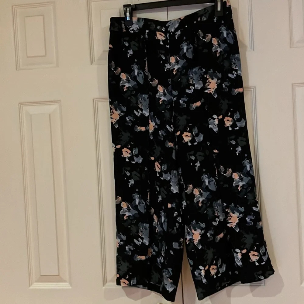 Icone for Simons Cropped  floral Pleated Pull-On Dress  Pant Purple Sz2